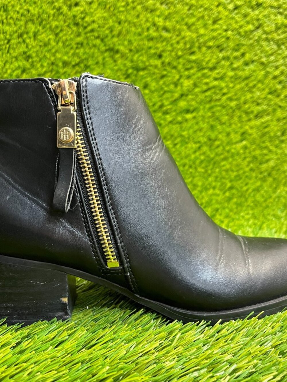 Tommy Hilfiger Rezin 2 Womens Size 6.5 Black Classic Outdoor Leather Ankle Boots